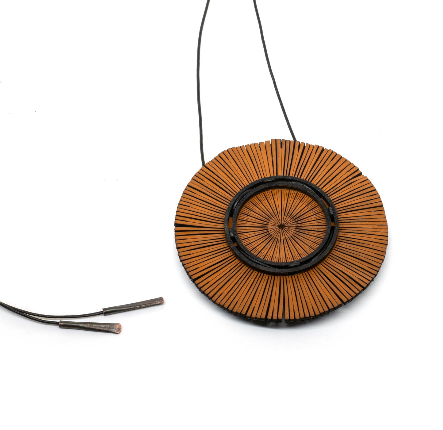 Saulė Necklace (Multiple Colors)