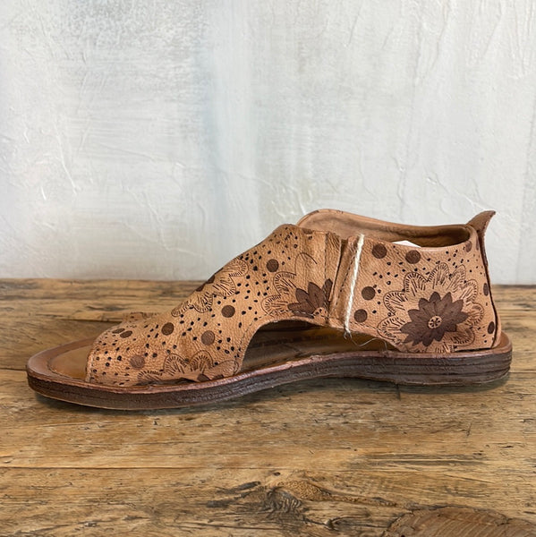 Reiley Floral in Camel