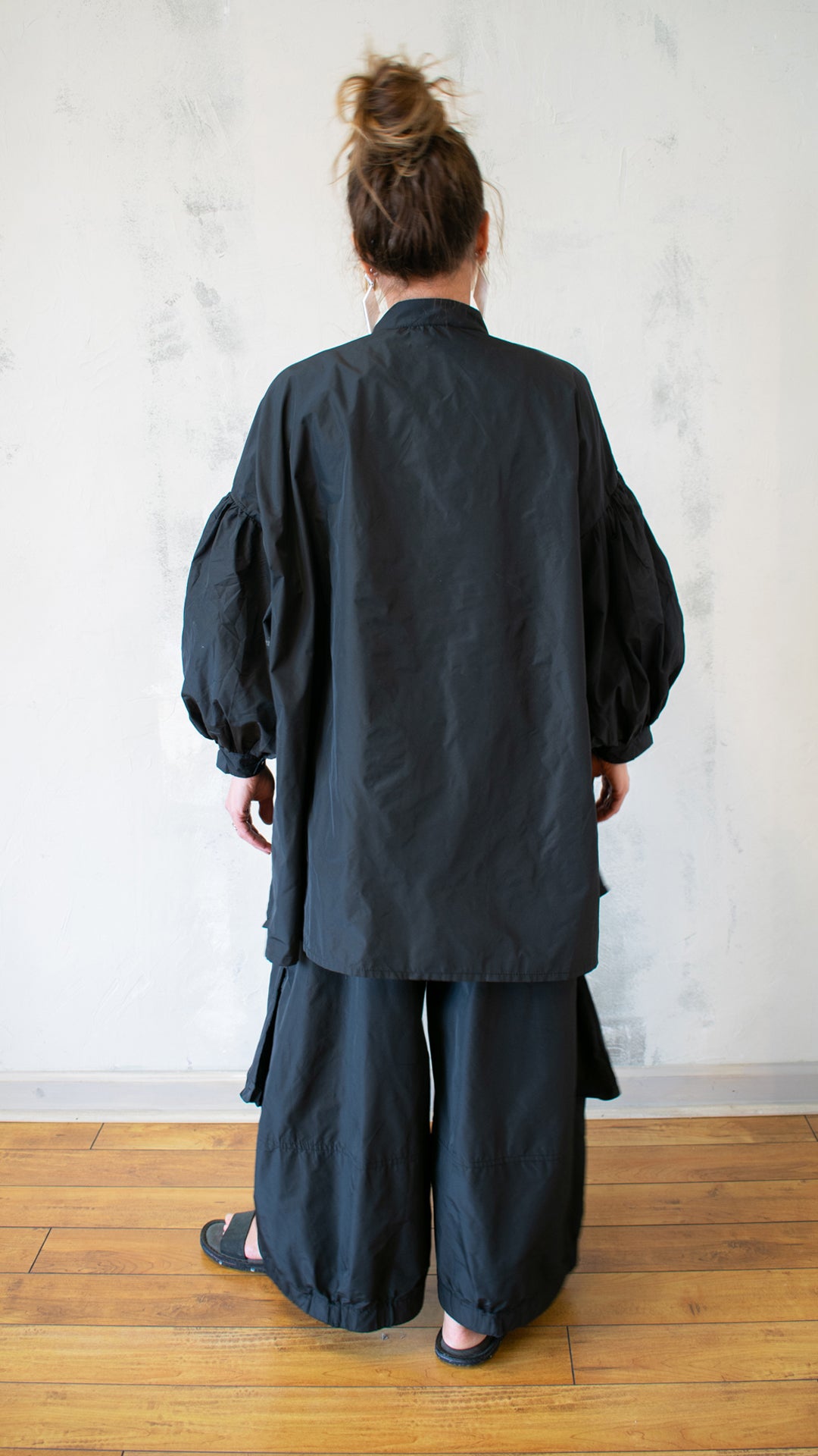 Pillow Sleeve Taffeta Button Up