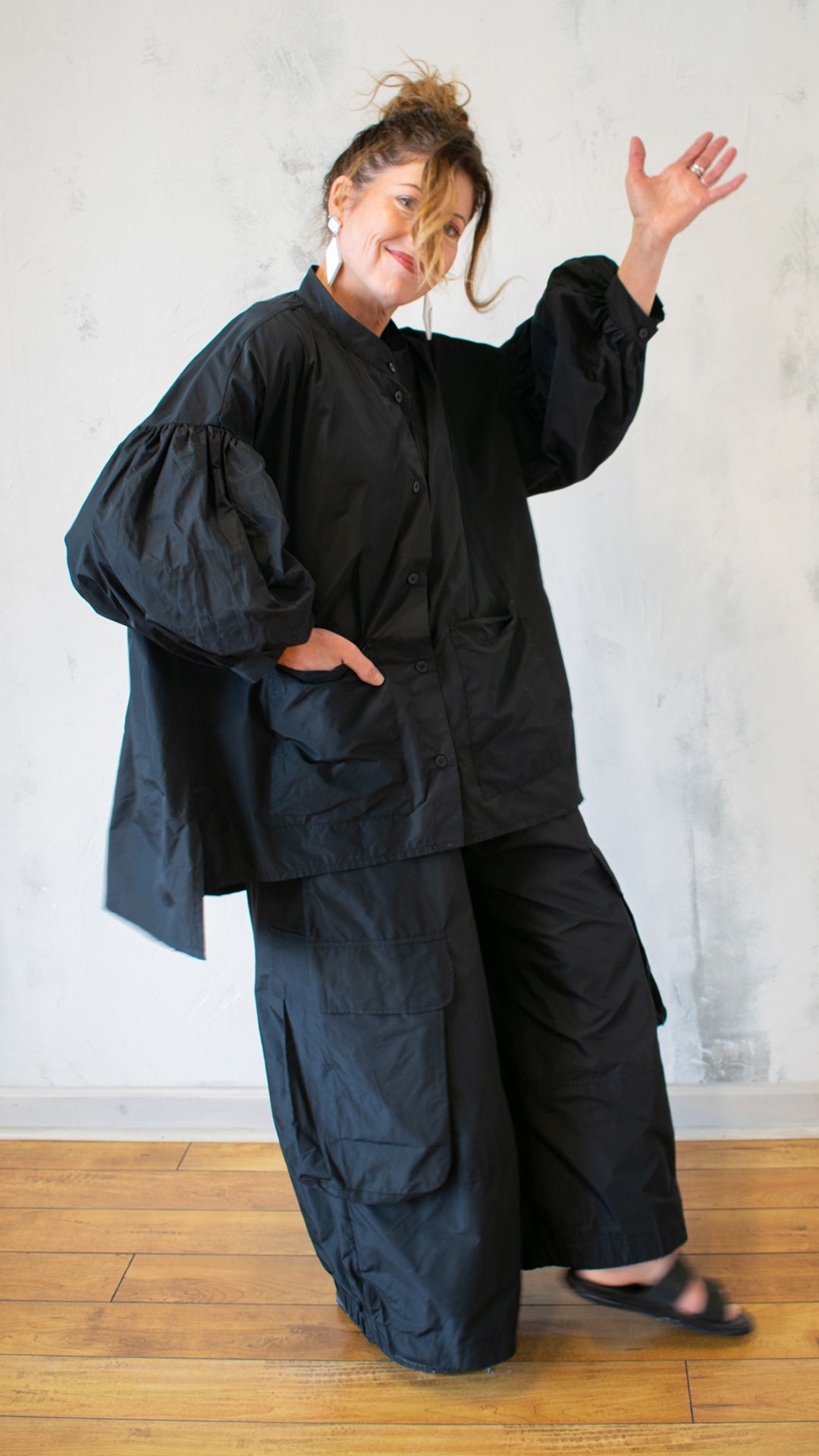 Pillow Sleeve Taffeta Button Up