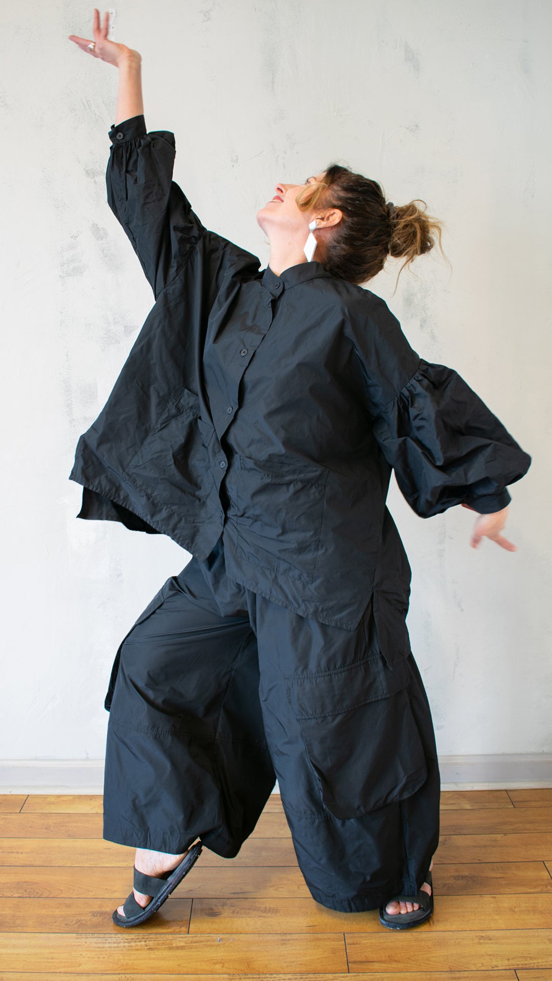 Pillow Sleeve Taffeta Button Up