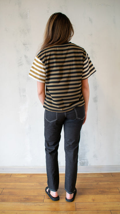 Washed Iconic Denim in Jet