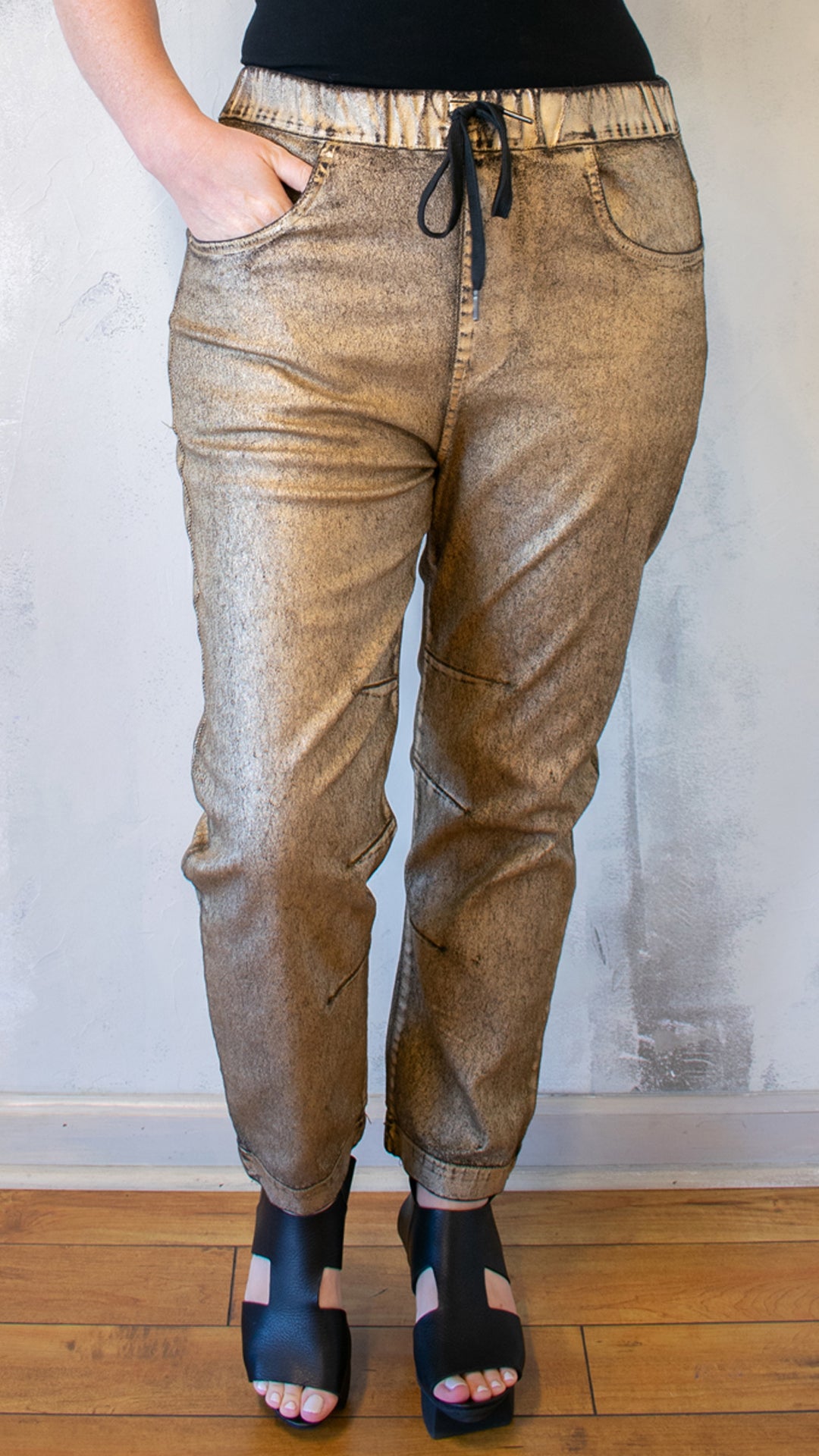 Boyfriend Jogger In Gold
