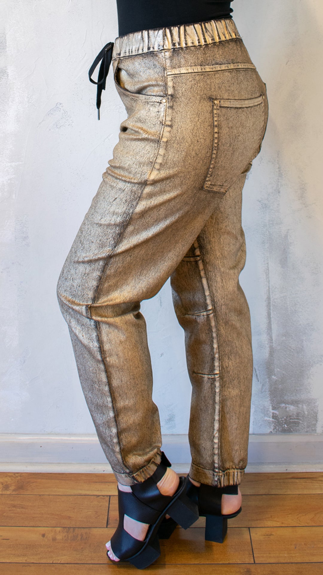 Boyfriend Jogger In Gold