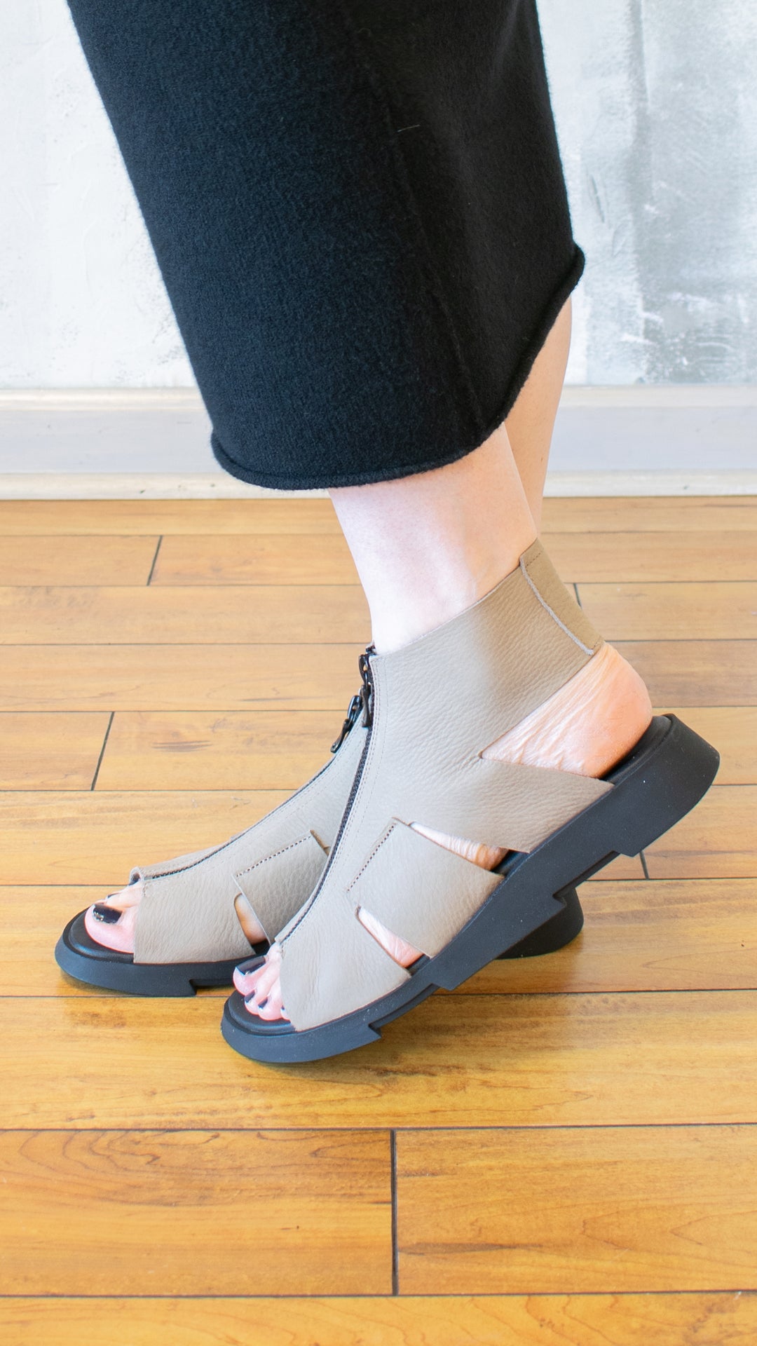 Vakzip Sandal
