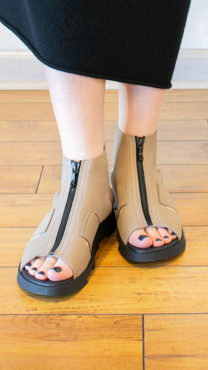 Vakzip Sandal
