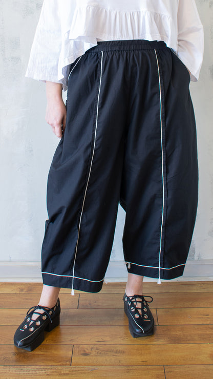 Shani Pant in Black