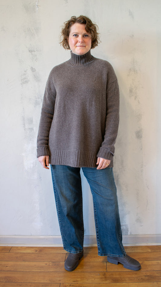 TUR Sweater (Multiple Colors)