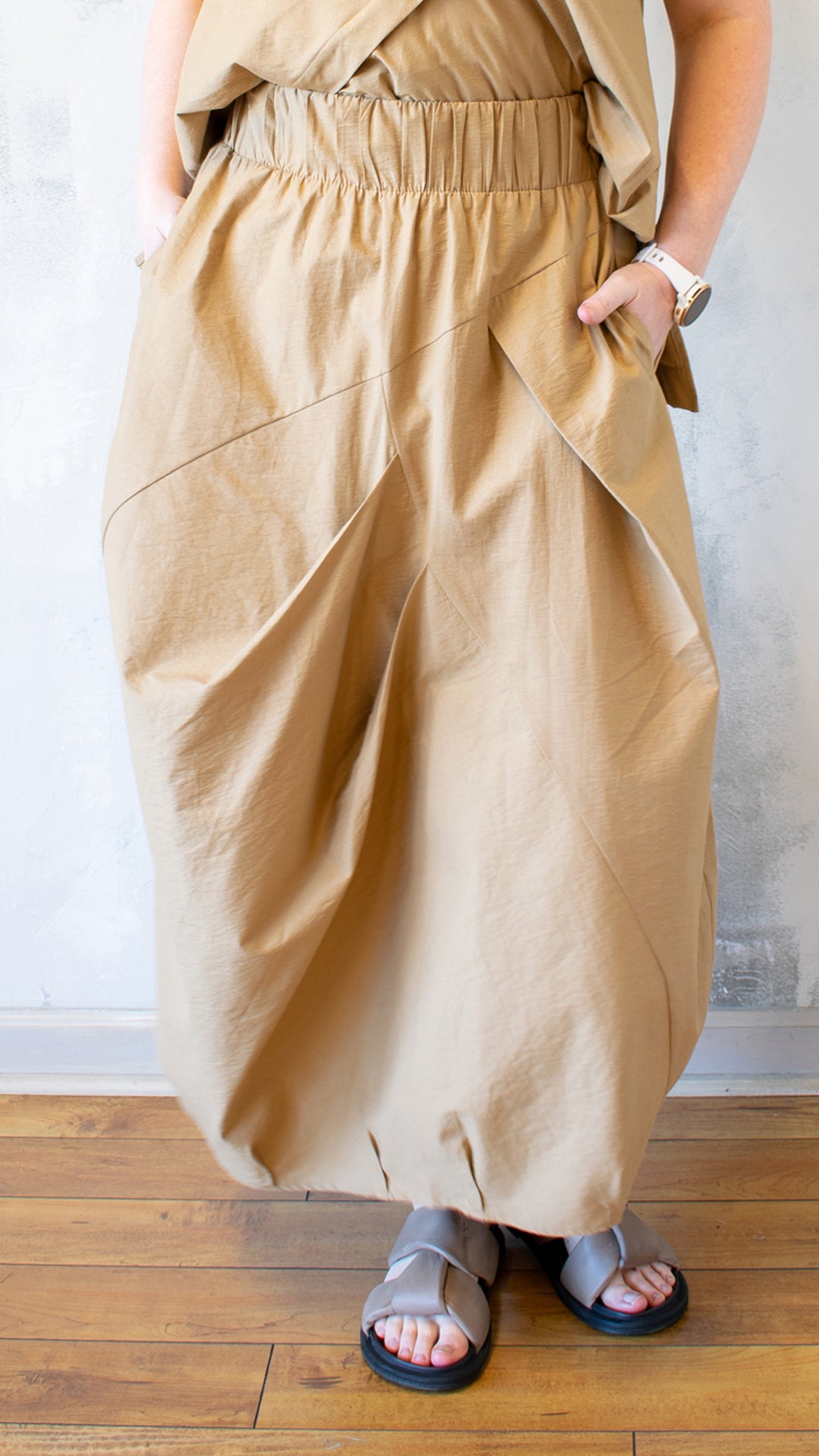 Tuck and Dart Skirt (Multiple Colors)