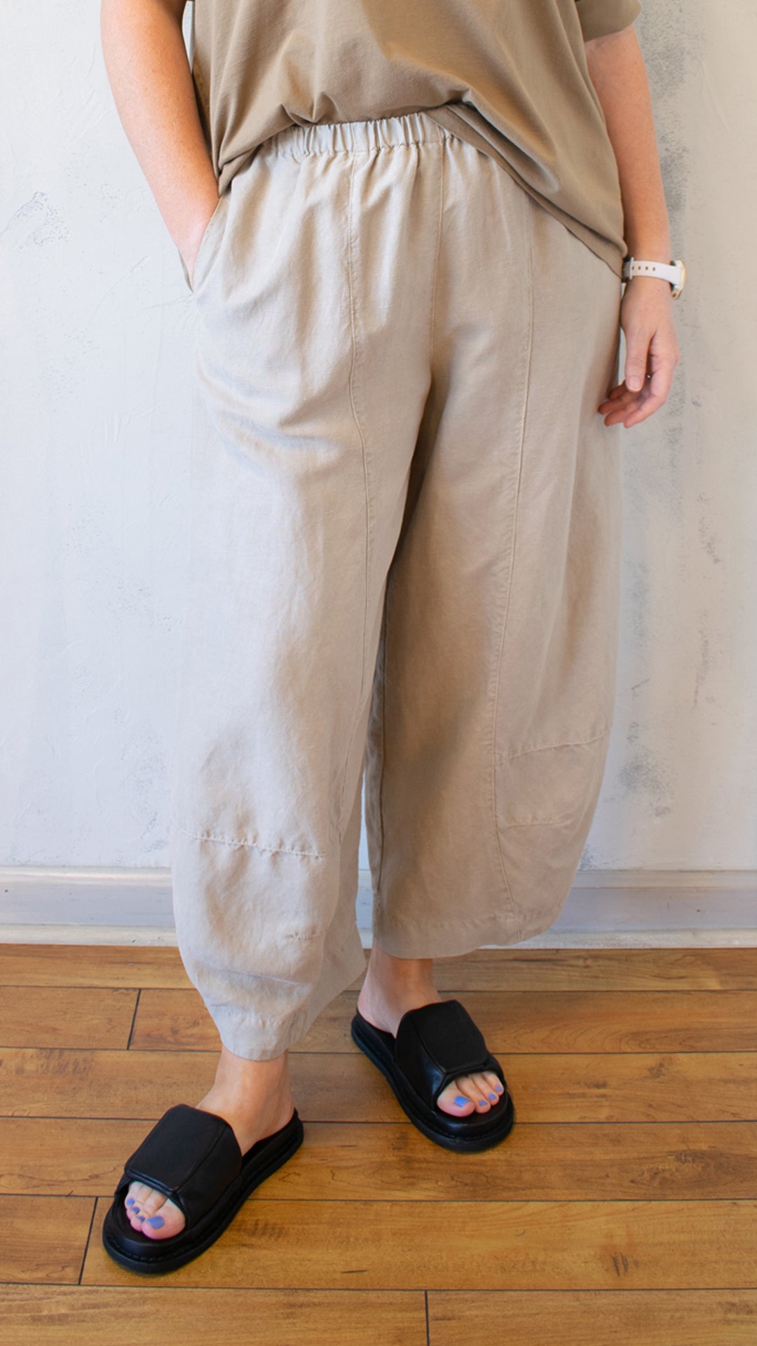 Tucked Hem Pant (Multiple Colors)