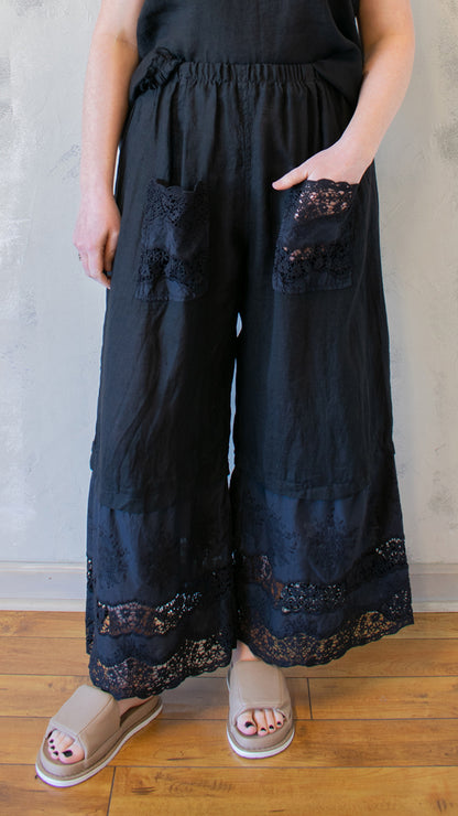 Linen and Lace Bloomers in Black
