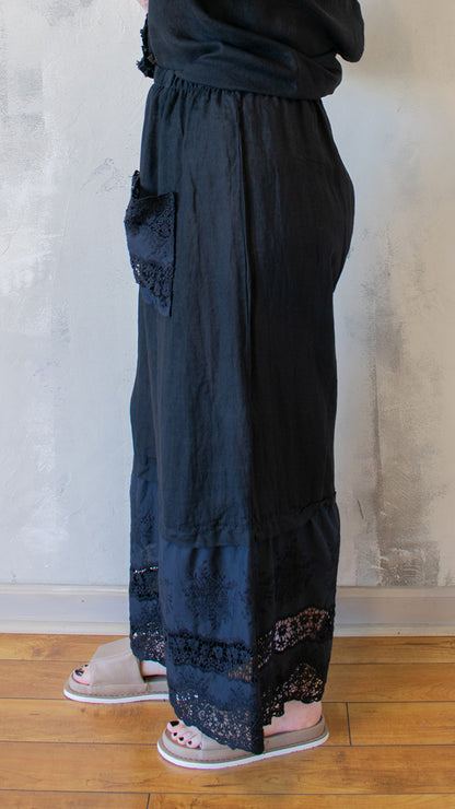 Linen and Lace Bloomers in Black