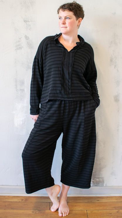 Oversized Crop Top in Black