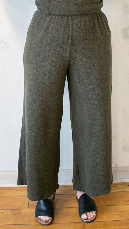 Cropped Knit Pant (Multiple Colors)