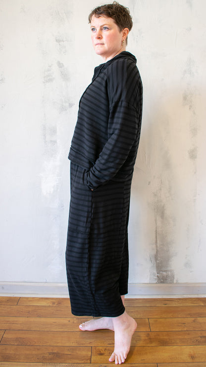 Oversized Crop Top in Black