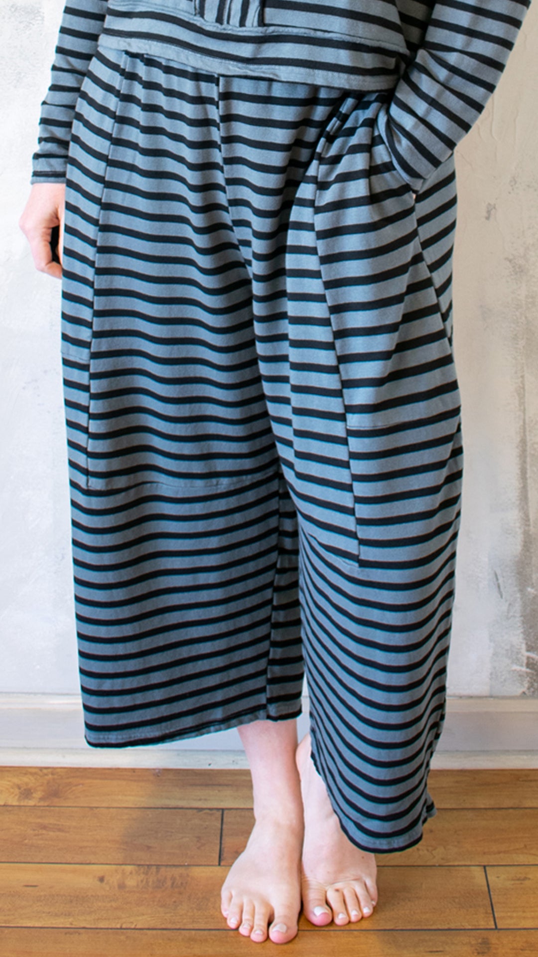 Balloon Crop Pant (Multiple Colors)