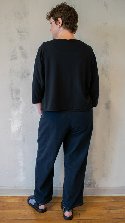 Luna T in Black Graphic