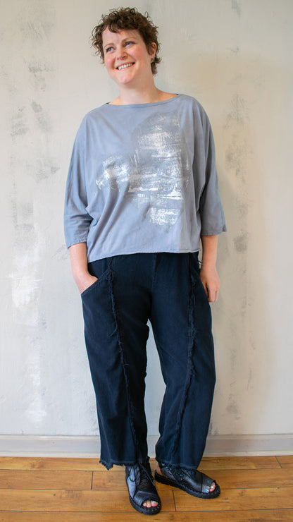 Luna T in Water Graphic