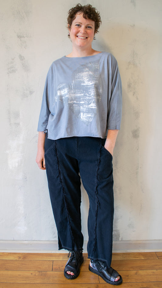 Luna T in Water Graphic