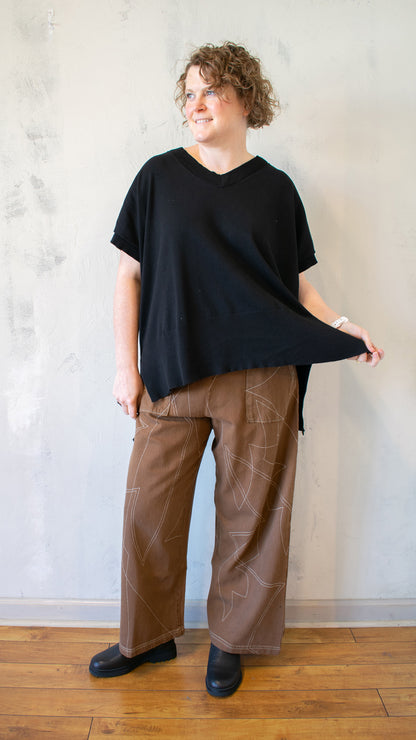 Bobbi Sleeveless Pullover in Black