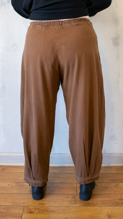 Vela Tuck Hem Pant in Saddle