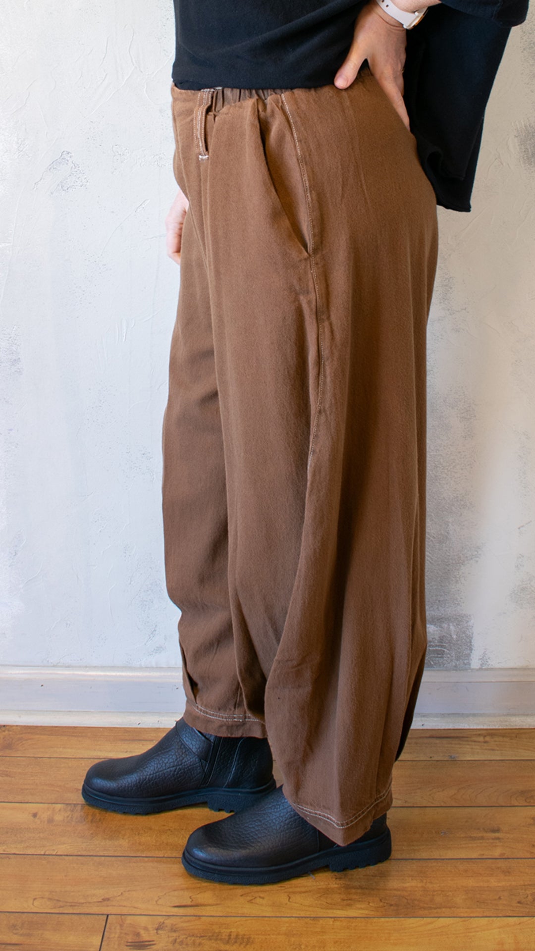 Vela Tuck Hem Pant in Saddle