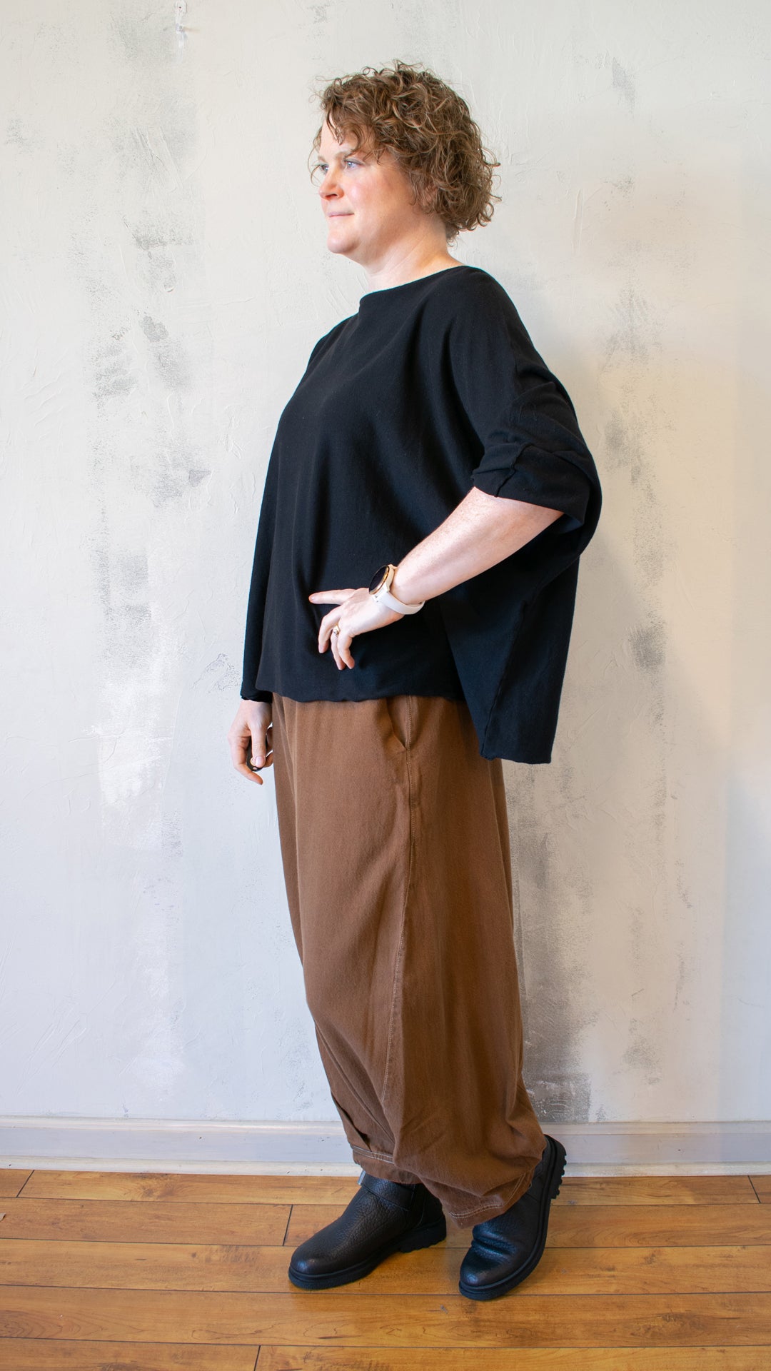 Sing Sweater Pullover in  Black