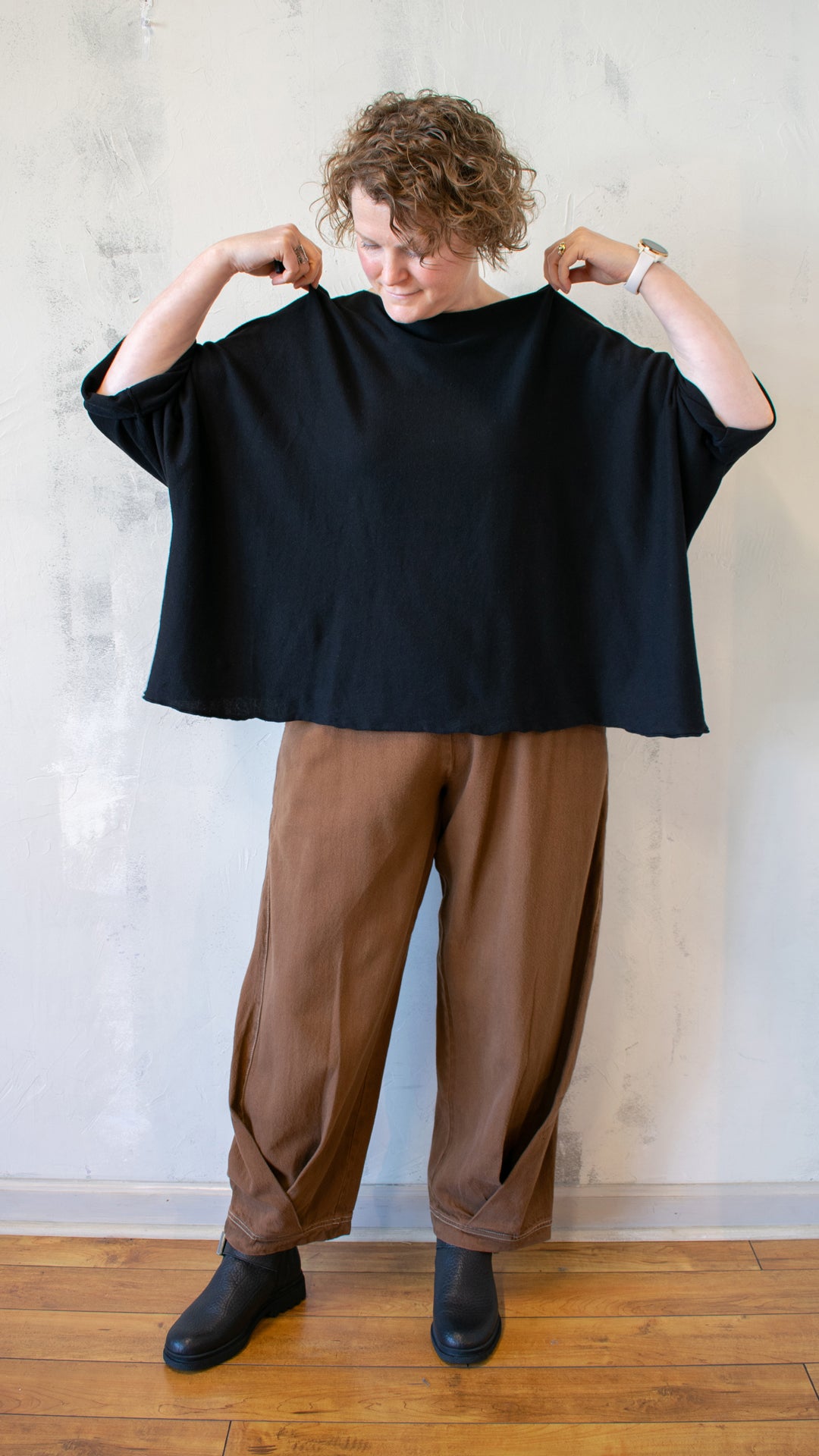 Sing Sweater Pullover in  Black