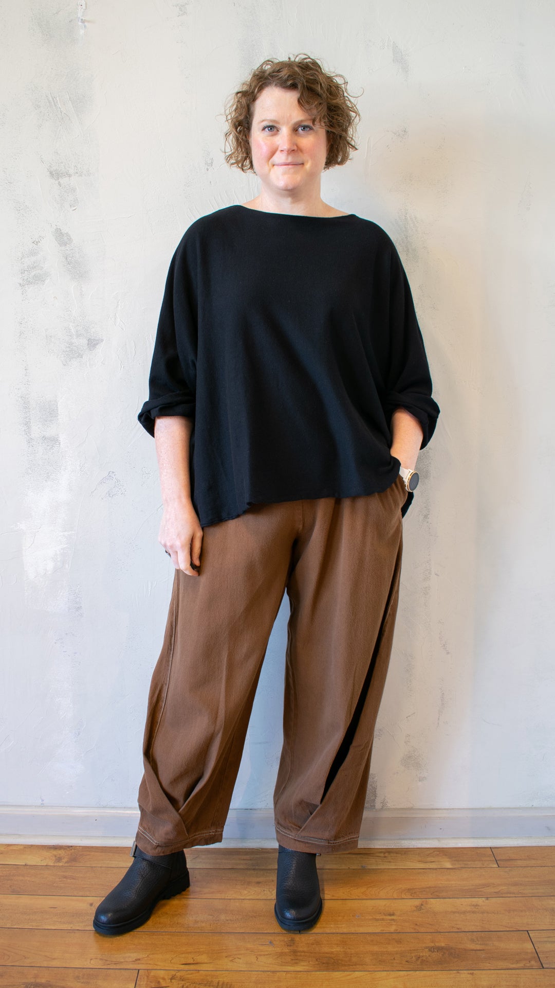 Sing Sweater Pullover in  Black