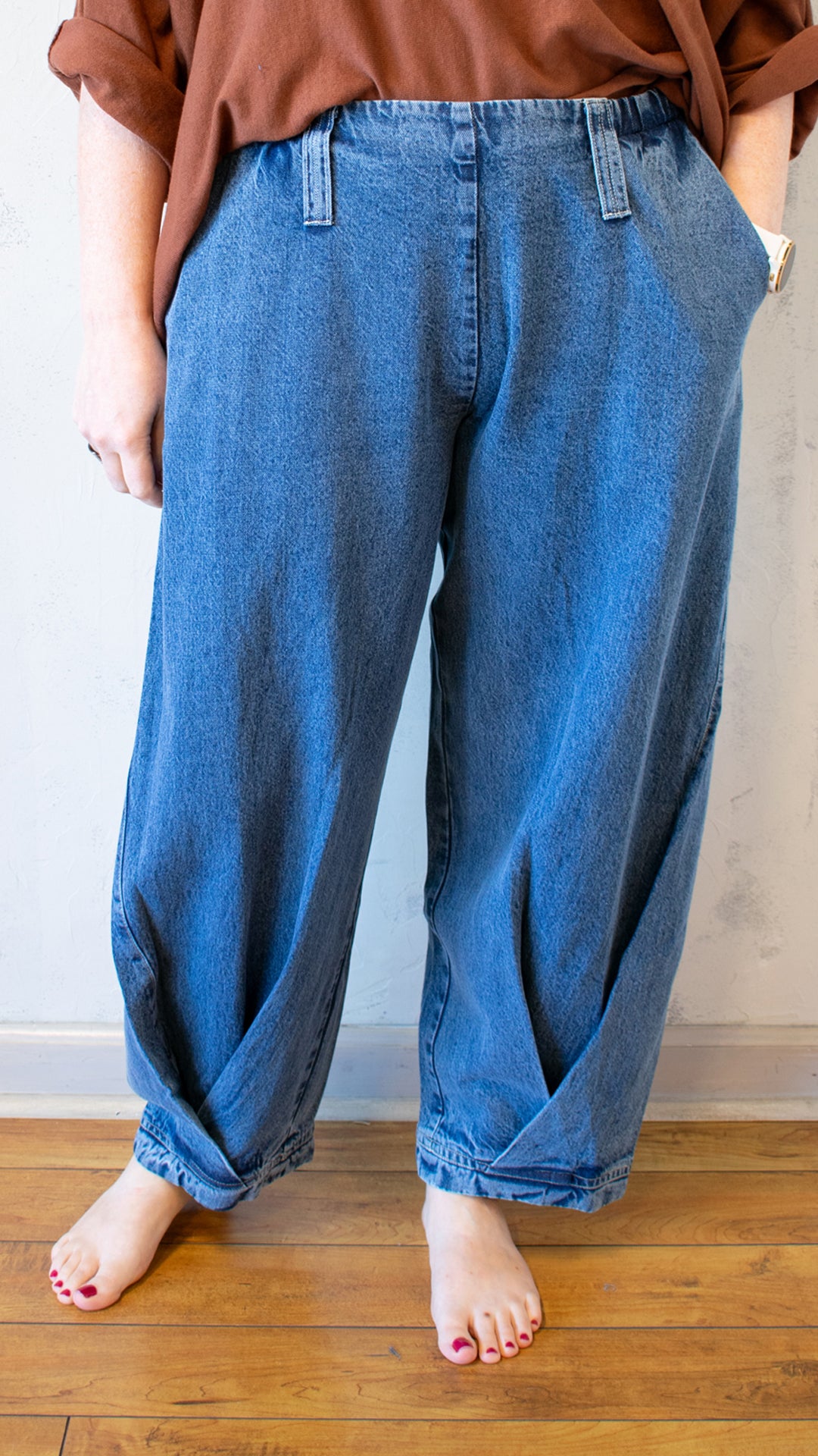 Vela Tuck Hem Pant in Classic