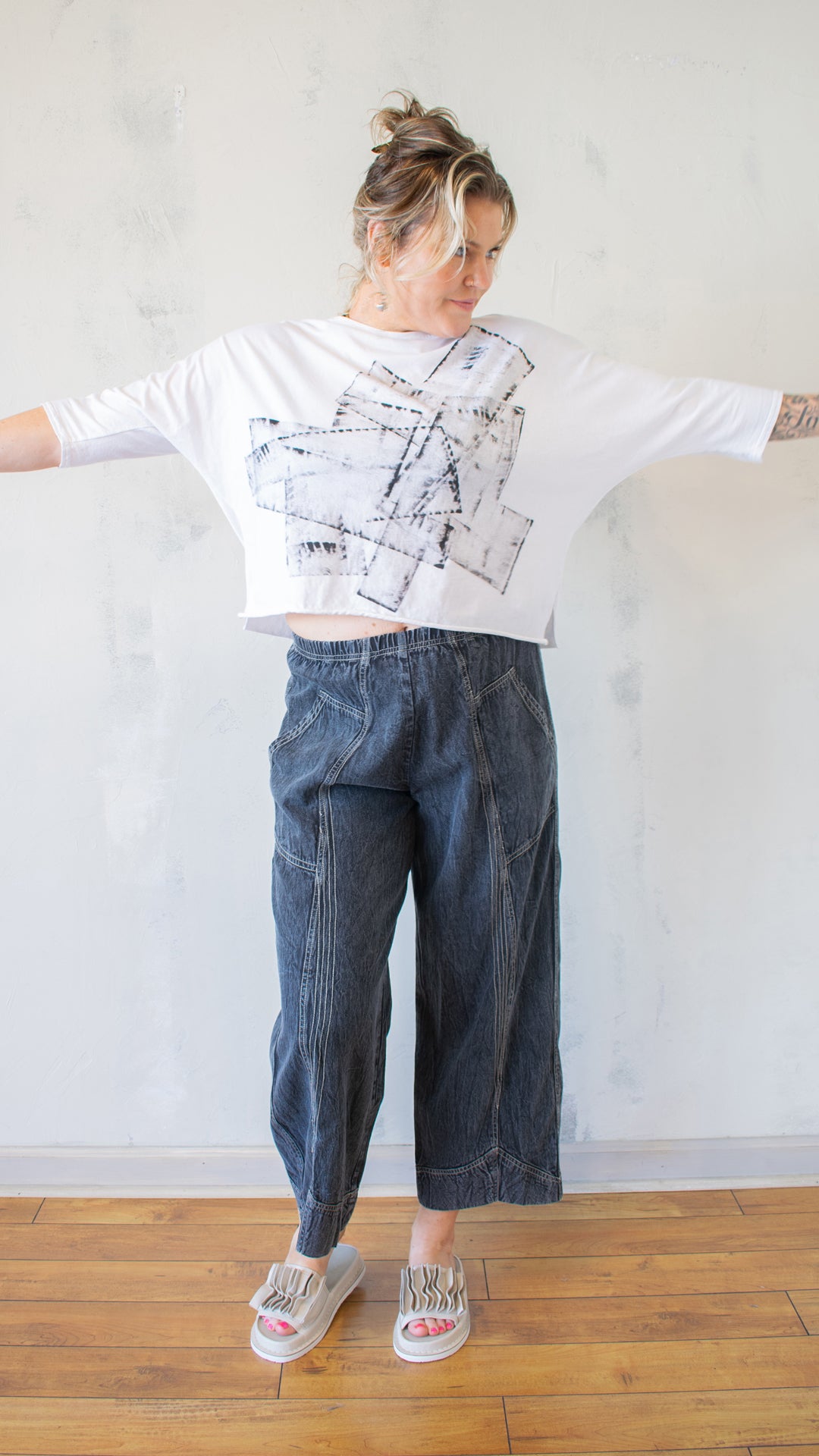 Luna Tee Graphic (Multiple Colors)