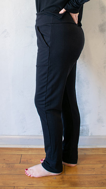 Relax Jogger in Black