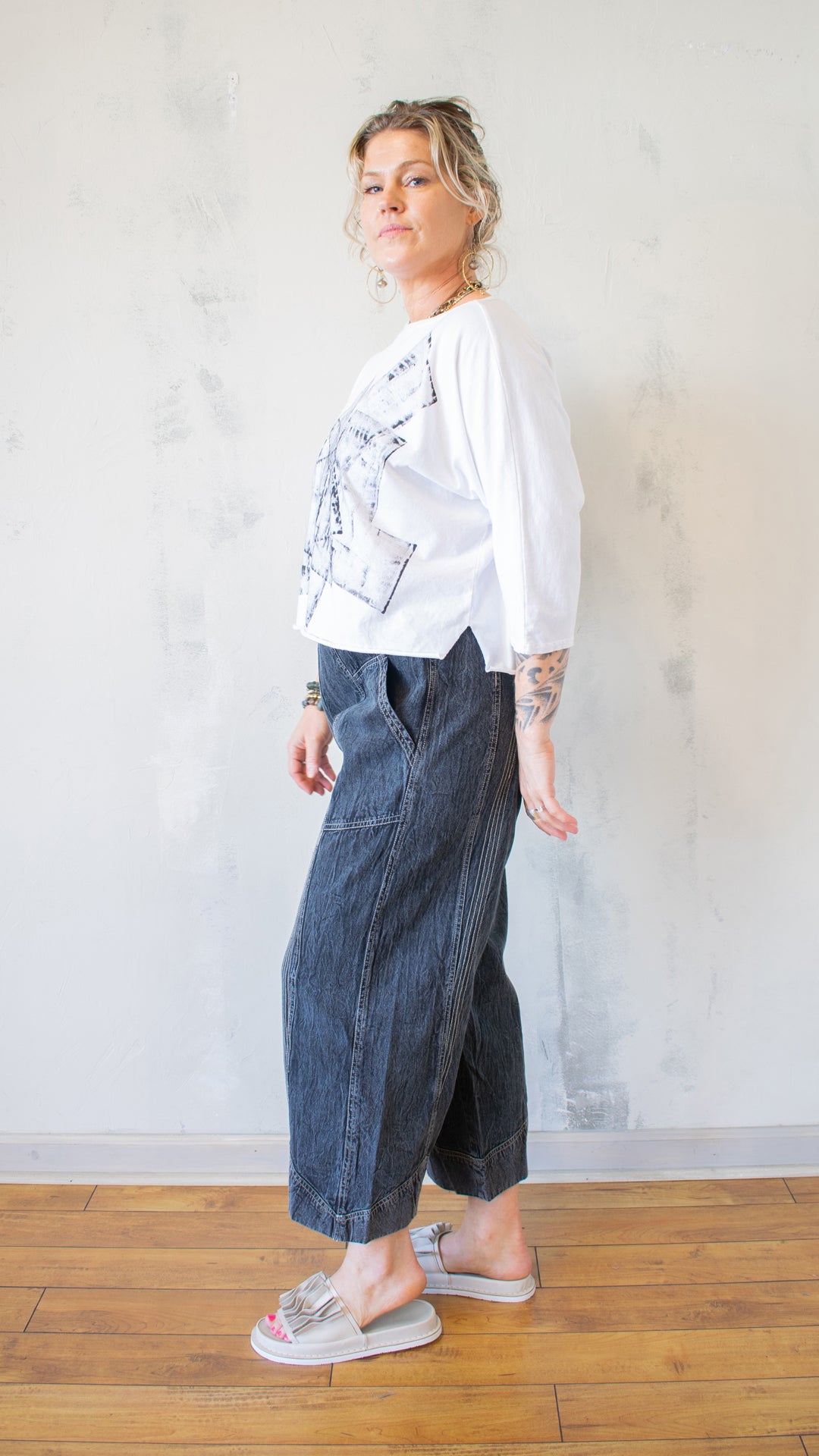 Luna Tee Graphic (Multiple Colors)