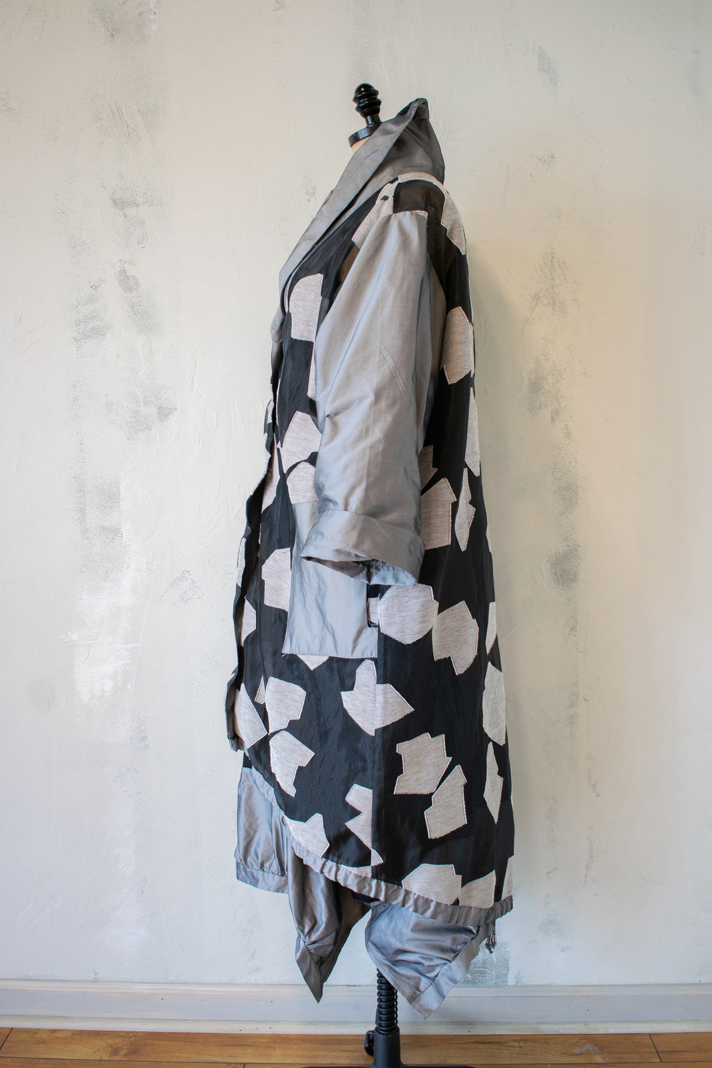Luukaa Black and Silver Duster Light Layer