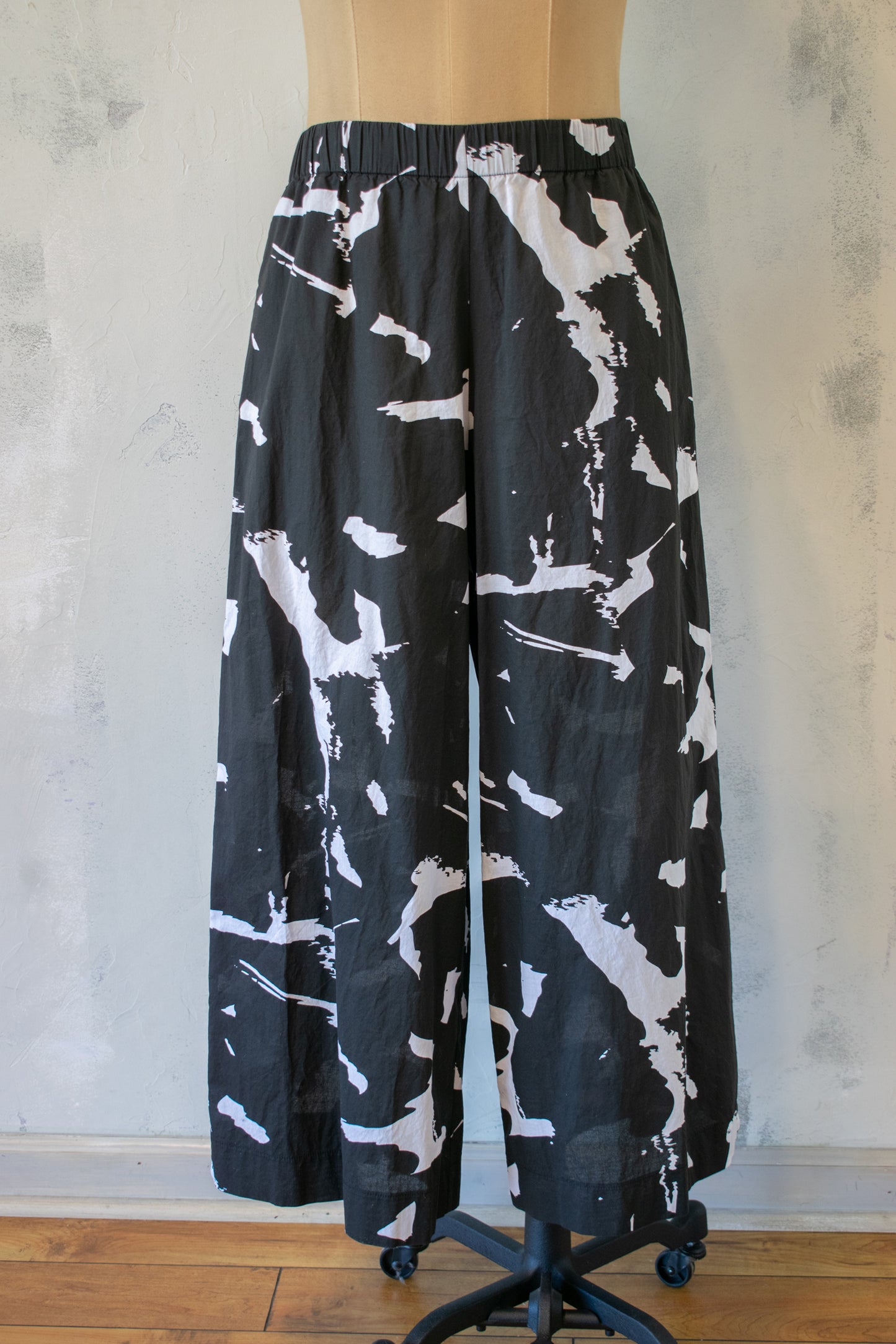 IGOR; Black and White Full Leg Pant