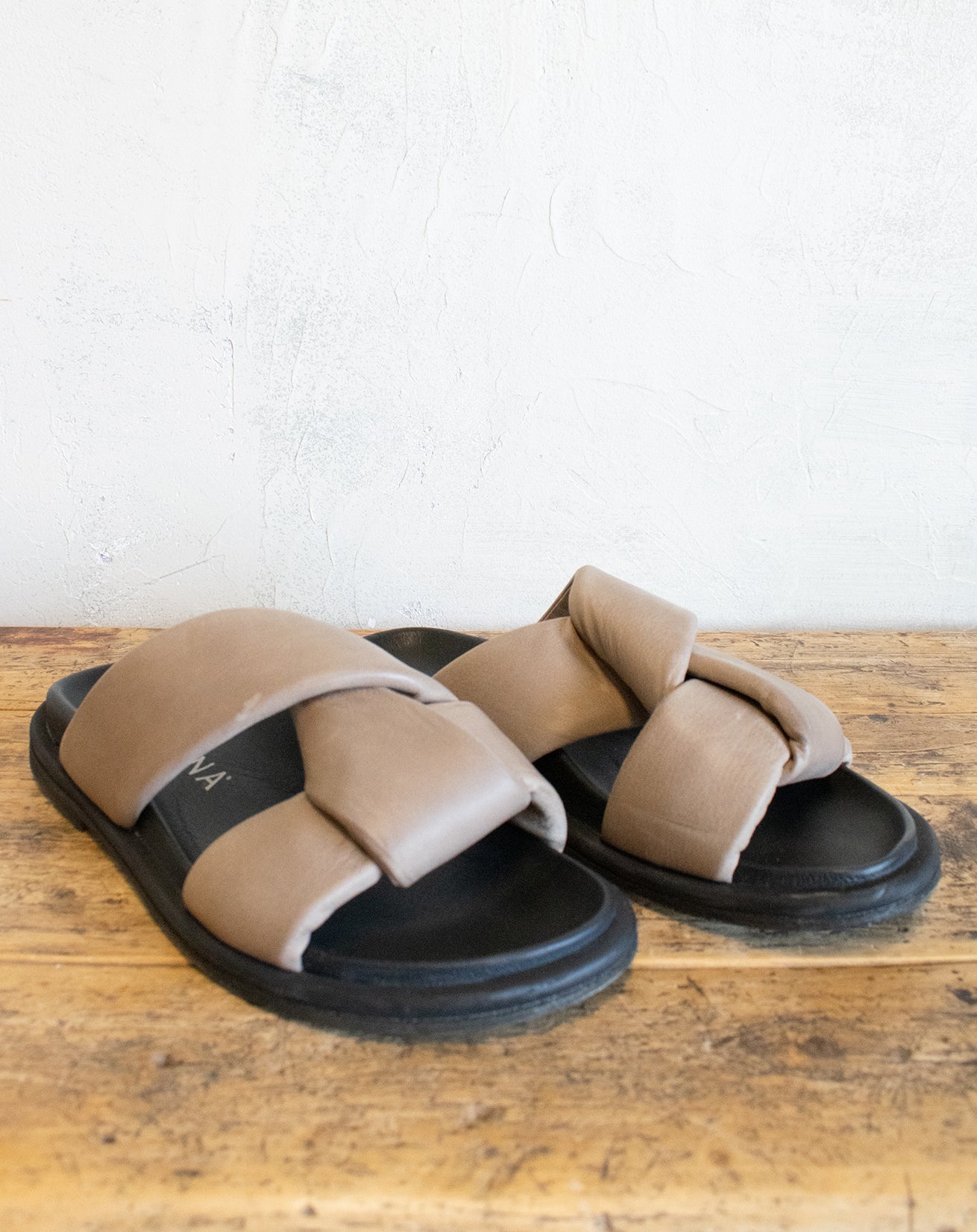 Coffee Puff Weave Slide