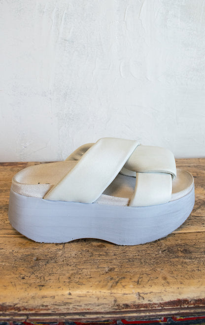 Latte Puff Weave Platform