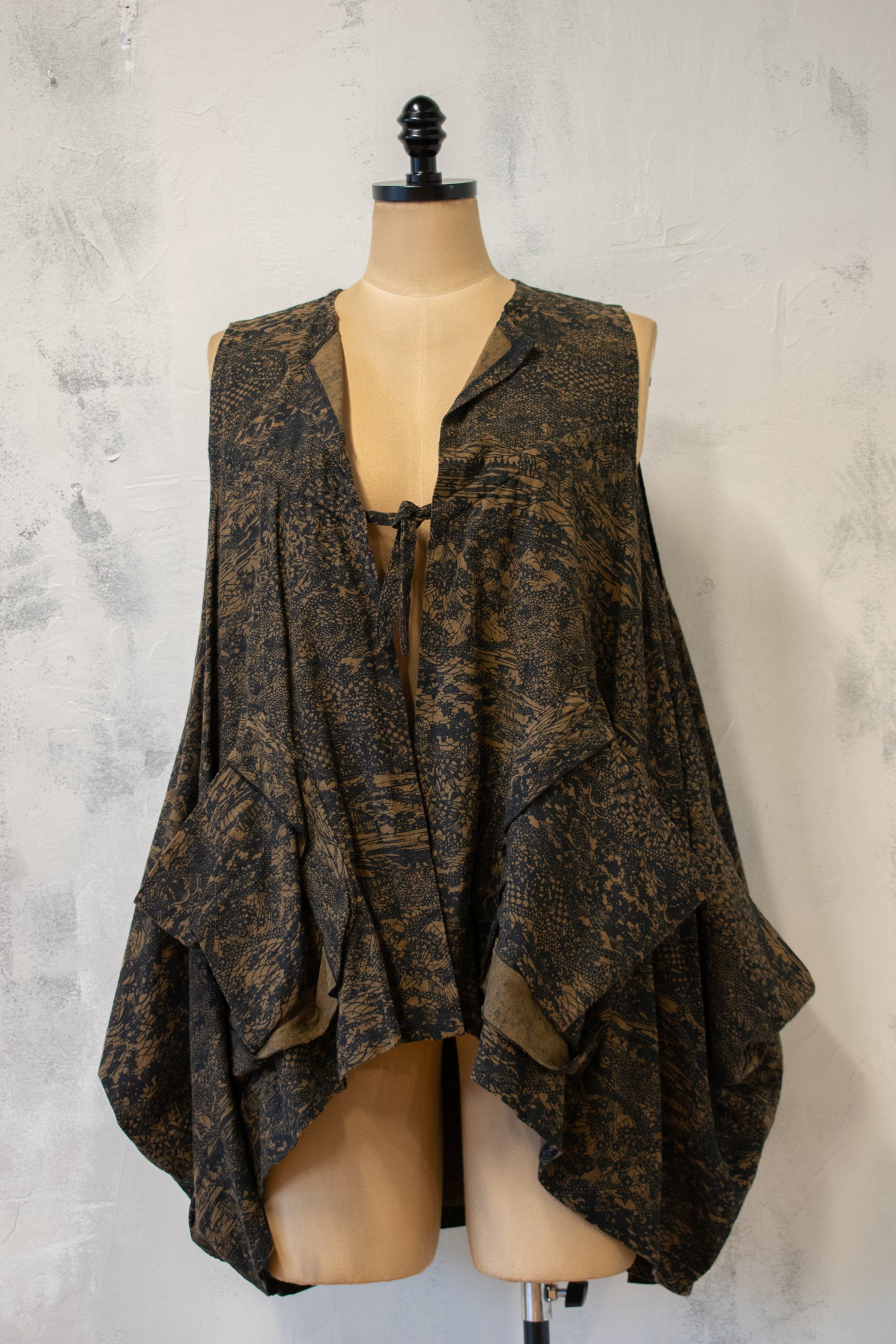 Kaliyana; Printed Linen Vest