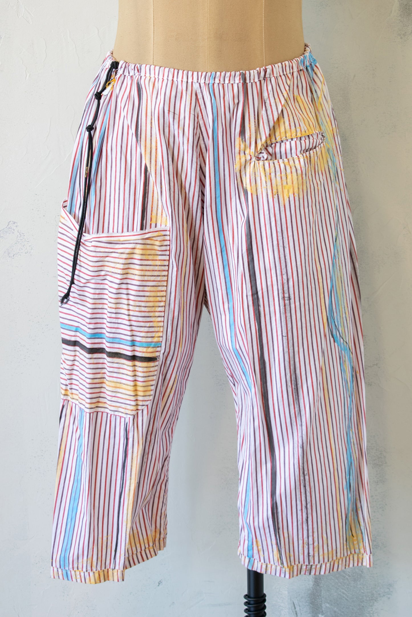 SKIF Hand Painted by Queue Drawstring Crop Pant