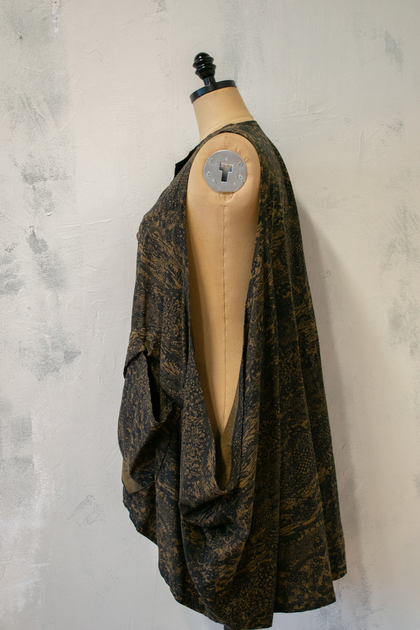 Kaliyana; Printed Linen Vest