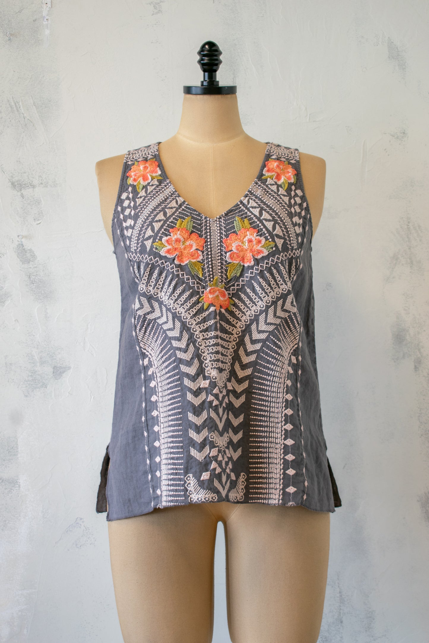 Johnny Was; Embroidered Linen Tank in Grey