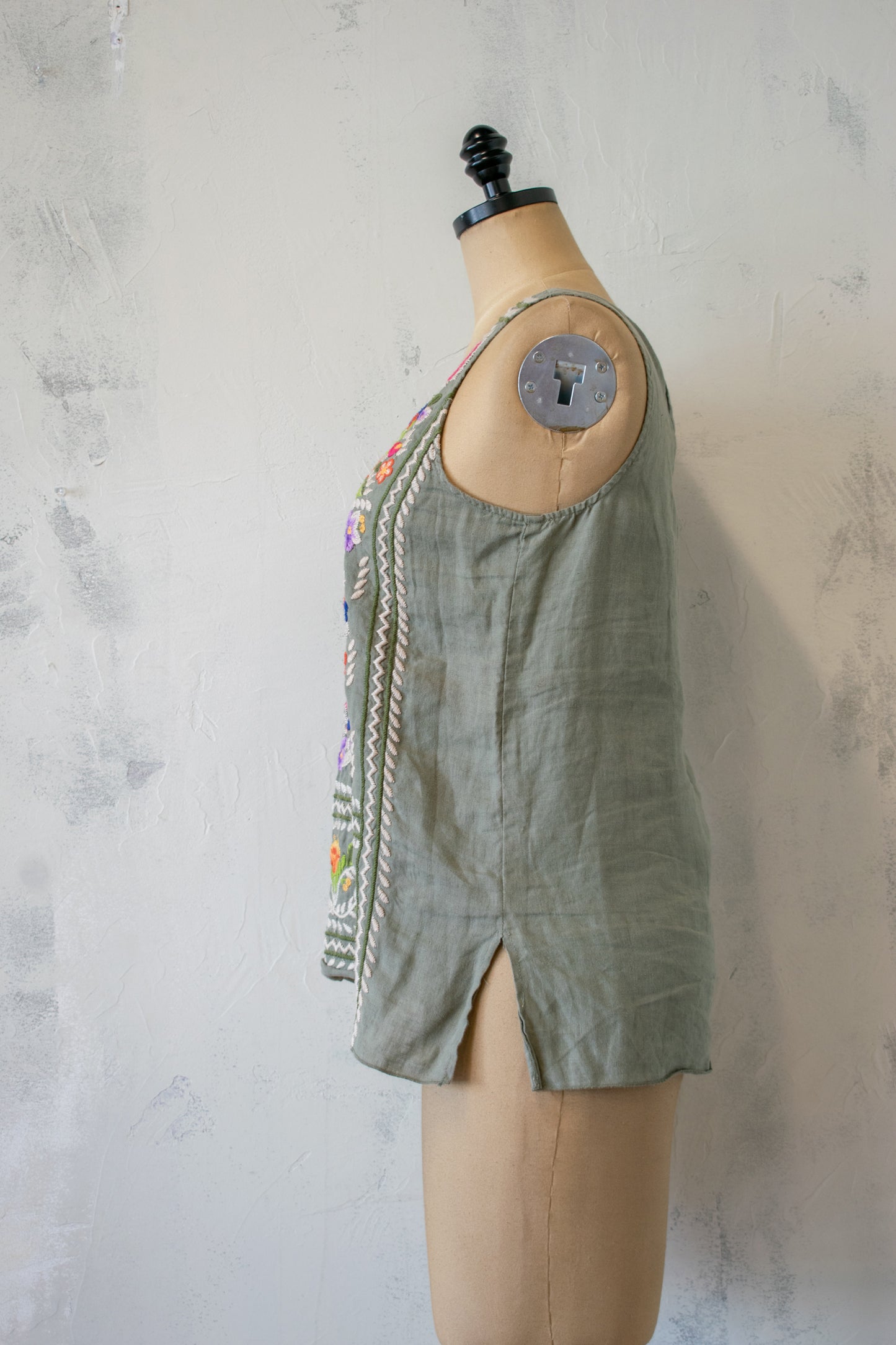 Johnny Was; Embroidered Linen Tank in Olive