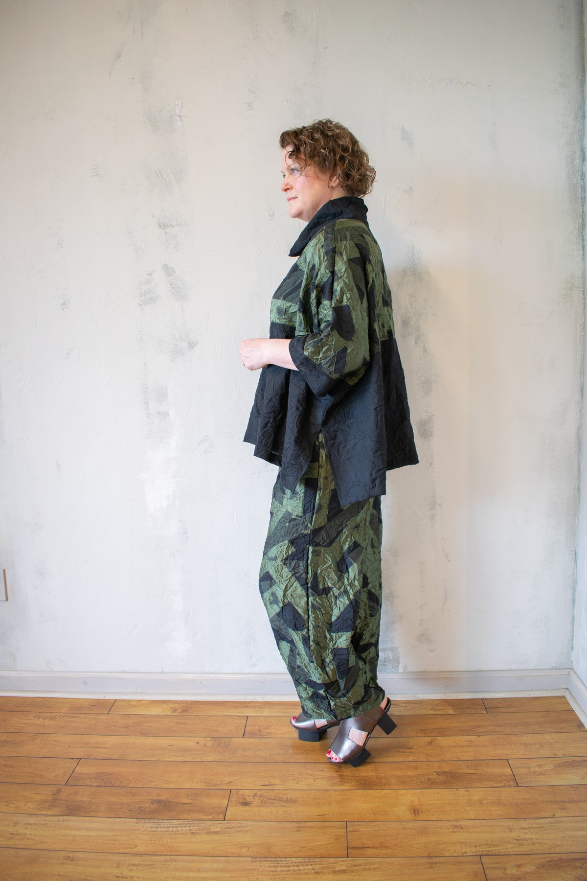 Crinkle Jacquard Topper in Olive
