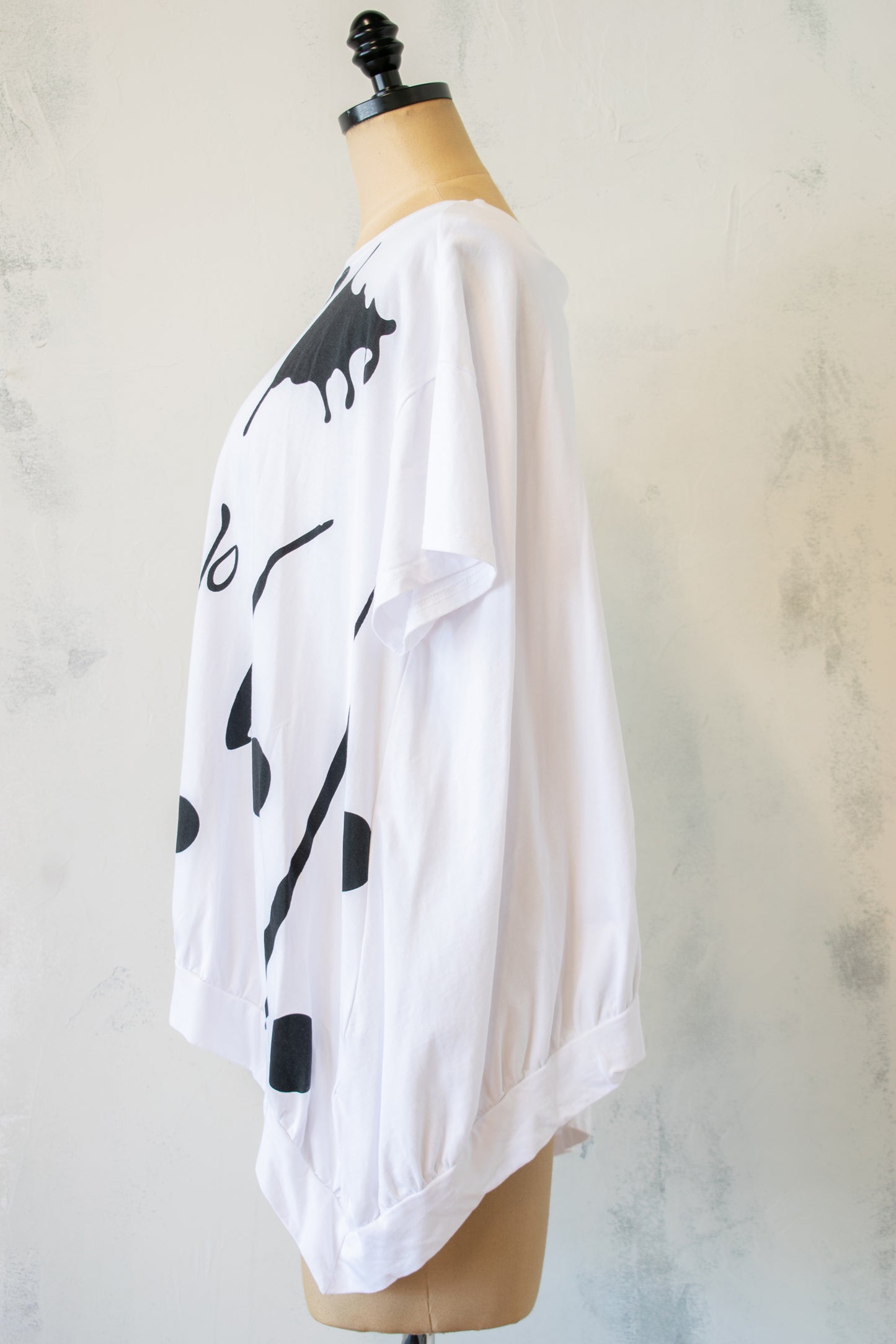 Simply Vanite Graphic Black and White Hi-Lo