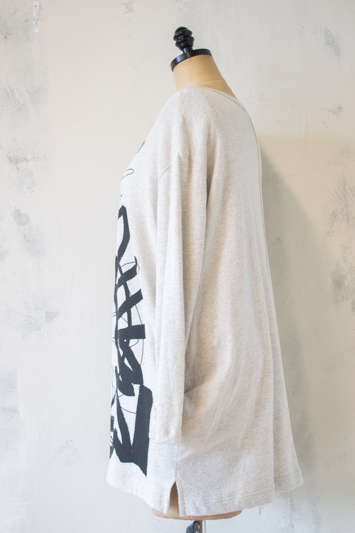 Moyuru; Scribble Sweatshirt
