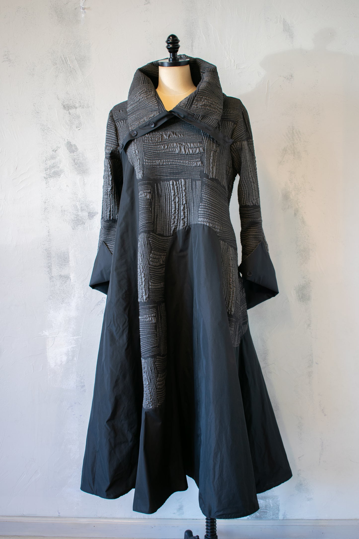 Bize; Black Dress