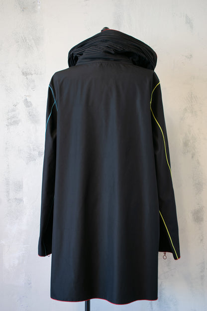 UBU; Accent Color Raincoat