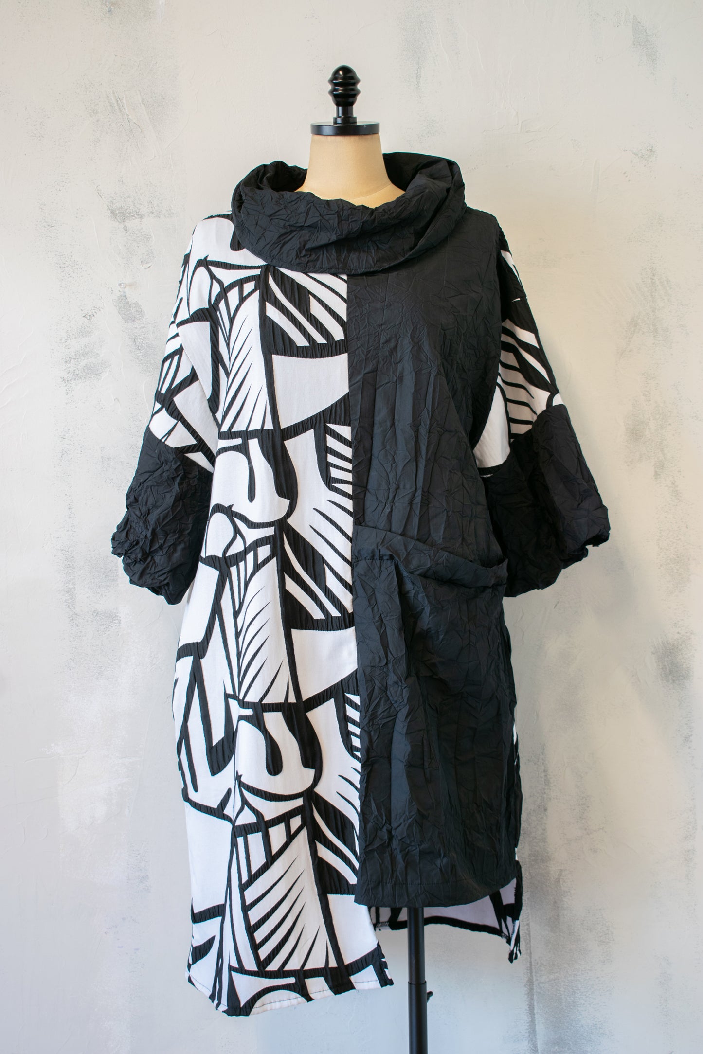 Kozan; Black and White Jacquard Knit Dress