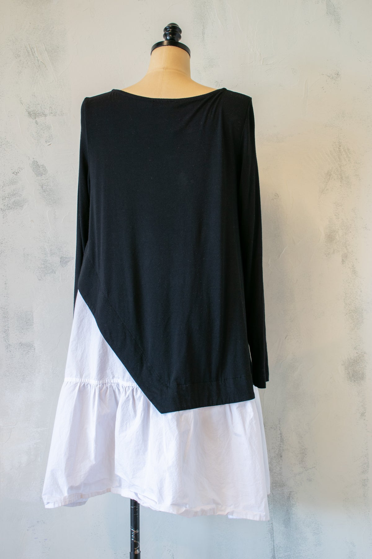 Alembika; Black and White Tunic