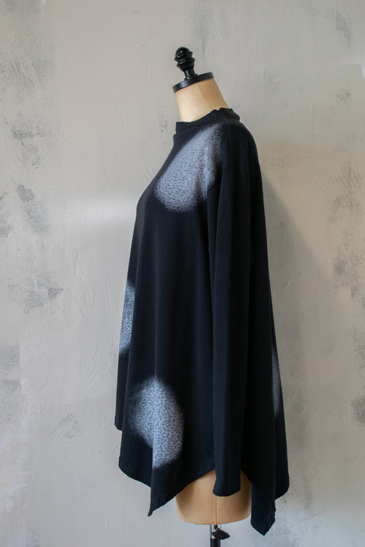 Moyuru: Dot Sweatshirt Pullover
